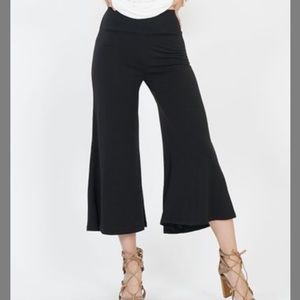 NEW Gaucho Pants Size Small